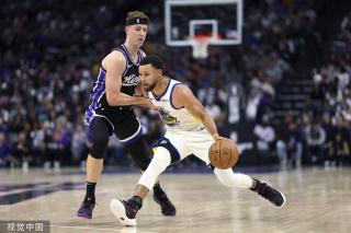 列比赛中 列比赛中